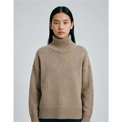 Kastīte Camel Turtleneck Kašmira Feel